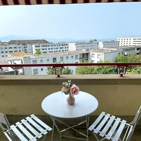 The Proximity To The Center With Views Apartment *